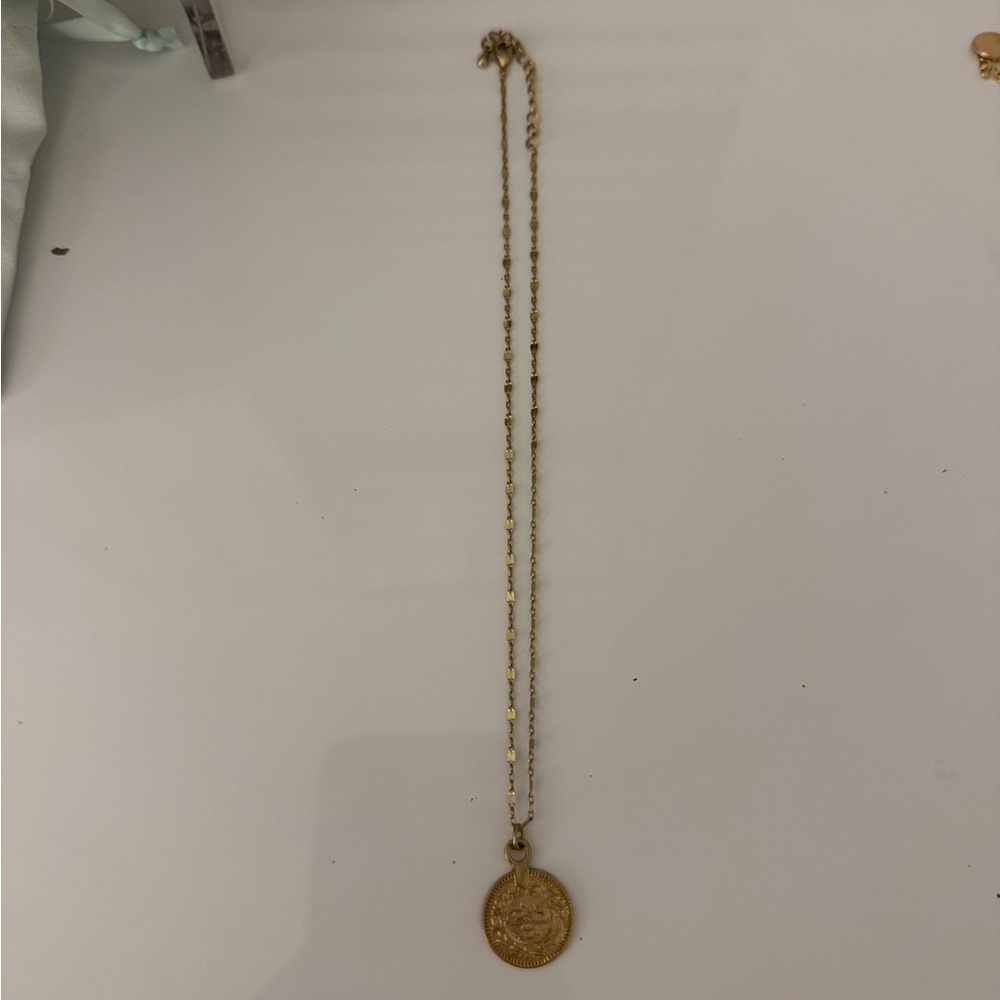 Gold Pendant Necklace